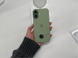아이폰 17 그린 컬러 실물