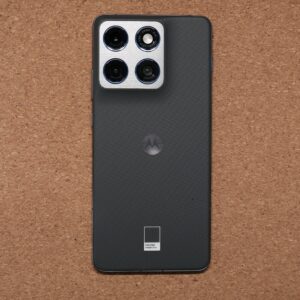 모토로라 엣지 70 뒷면 전체